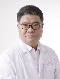   副主任医师，心内科主任、介入科副主任。1996年毕业于滨州医学院医疗系，擅长于心血管内科疾病的诊治。