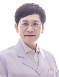 主任医师，妇科主任。1989年毕业于青岛大学医疗系。曾在山东省立医院妇产科进修一年。1999年参加国家级继续教育项目女性生殖内分泌研讨班。