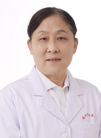     主任医师，曾任心内科副主任。1979年毕业于山东大学医疗系，曾在山东省立医院进修心血管专业一年。在心血管疾病诊治方面有较深造诣