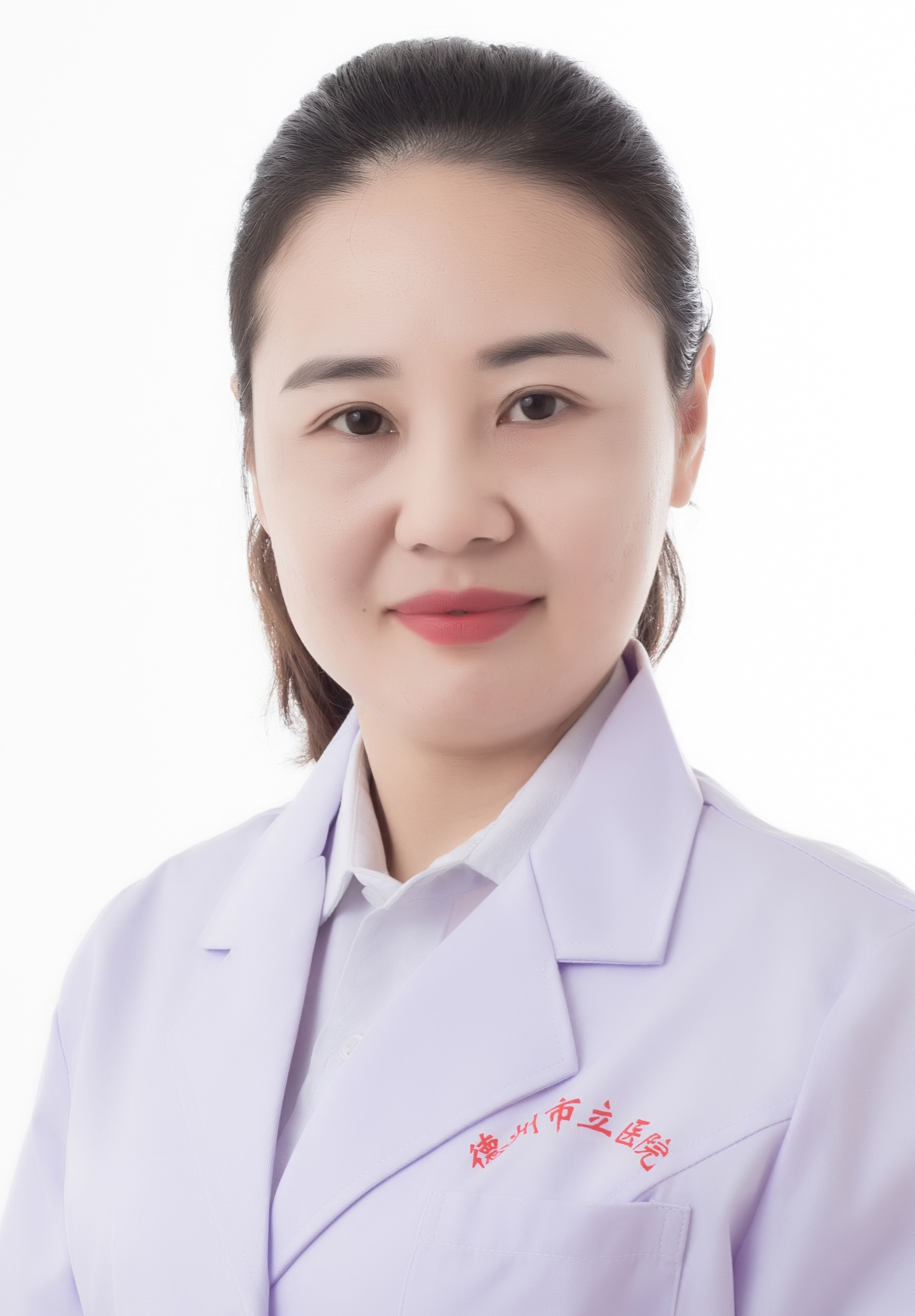 主治医师 儿科副主任。2006年毕业于河北医科大学临床医学专业；曾在北京大学第一医院进修学习新生儿专业1年同。对新生儿常见疾病有较丰富经验。