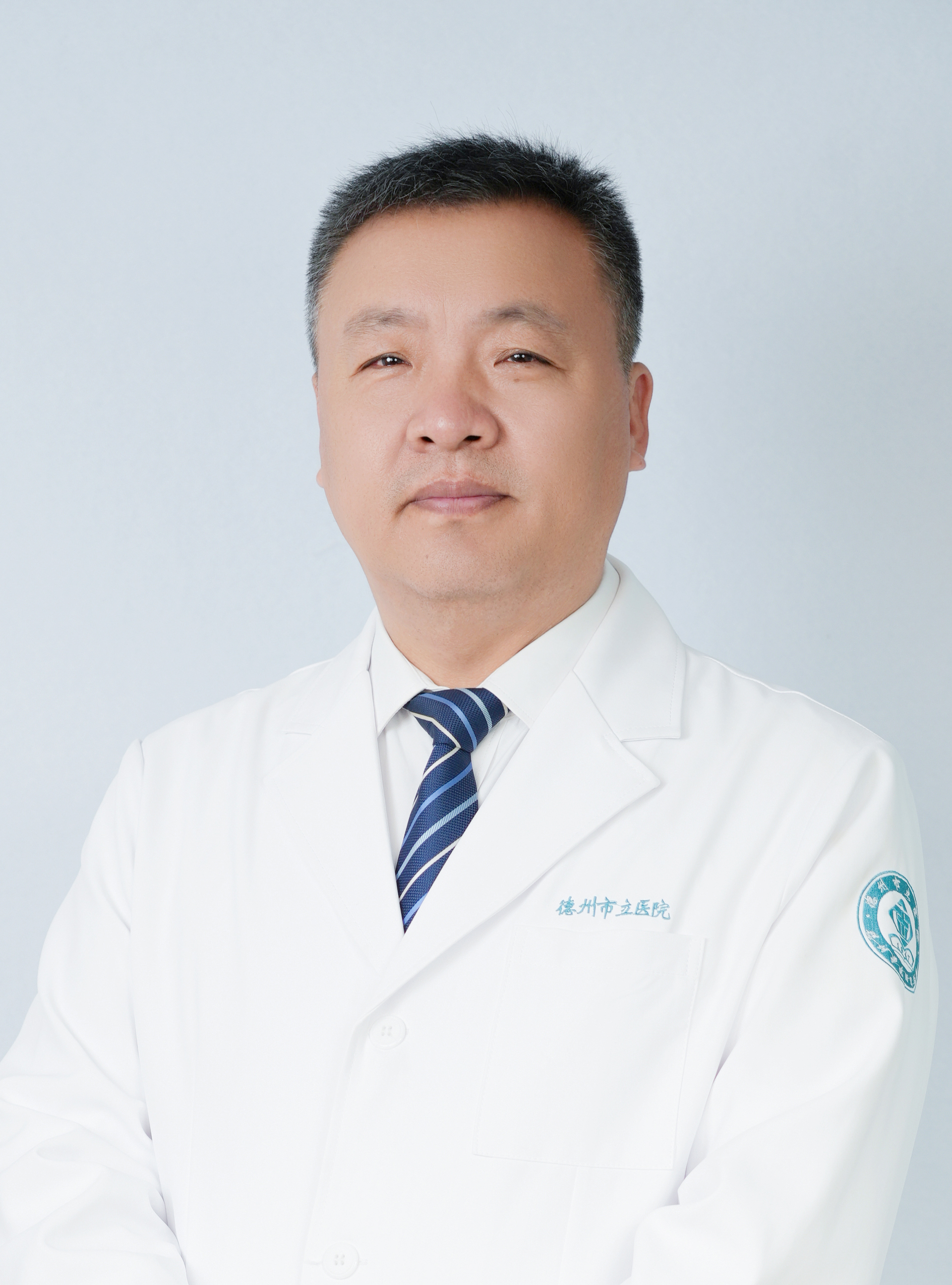 秦晓鹏妇一科主任 主任医师从事临床工作20余年，对于各种妇产科疾病尤其是妇科肿瘤、盆底重建、女性生殖系统畸形矫正等有一定研究，尤其擅   