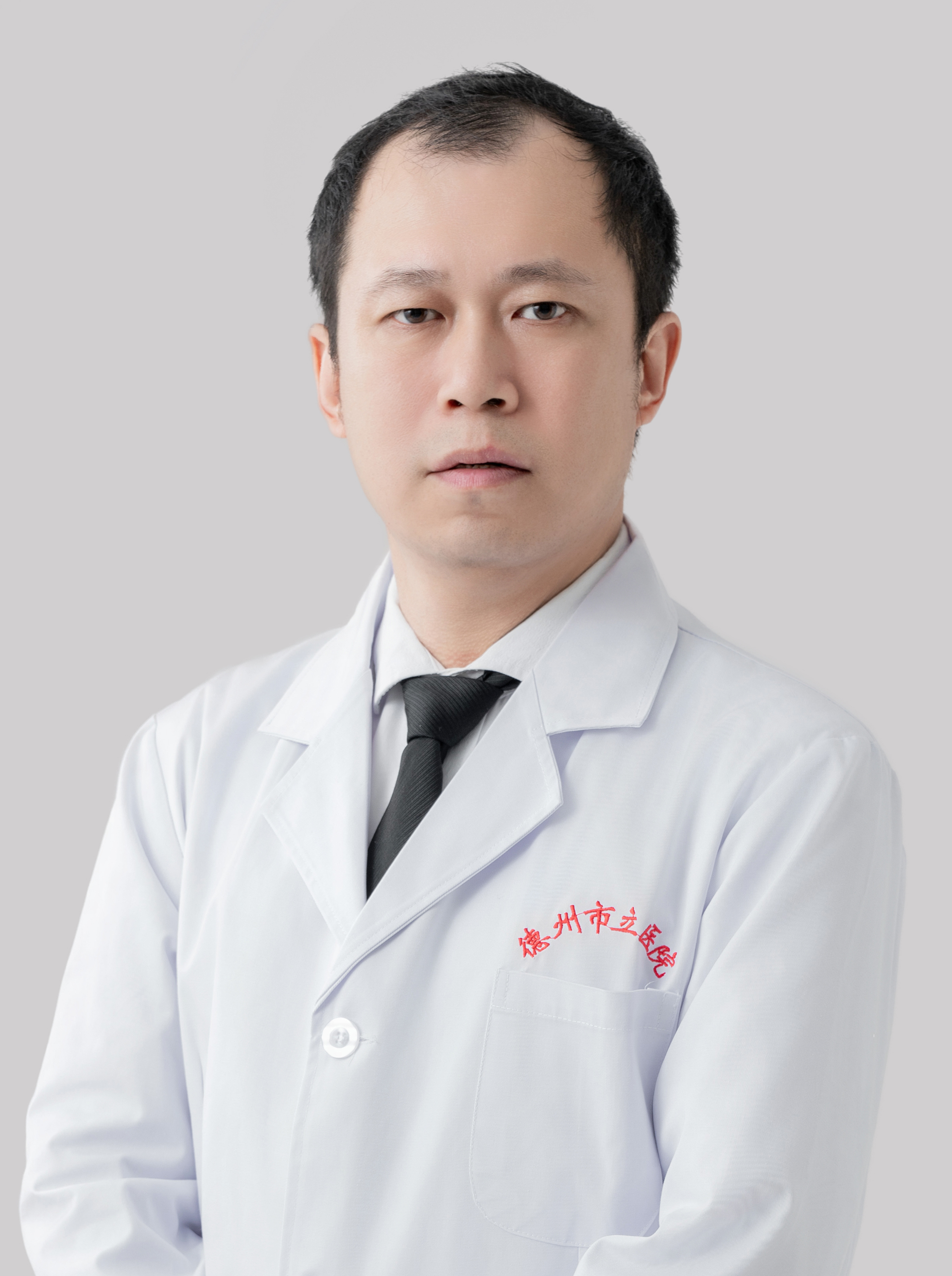 张亮离休干部管理科副主任副主任医师擅长于各类急危重症疾病的抢救与治疗，尤其感染重症、神经系统重症、消化系统重症、循环系统重症等多个   